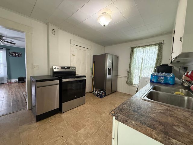 18 Highland Avenue, Franklin, NH 03235