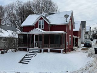 18 Highland Avenue, Franklin, NH 03235