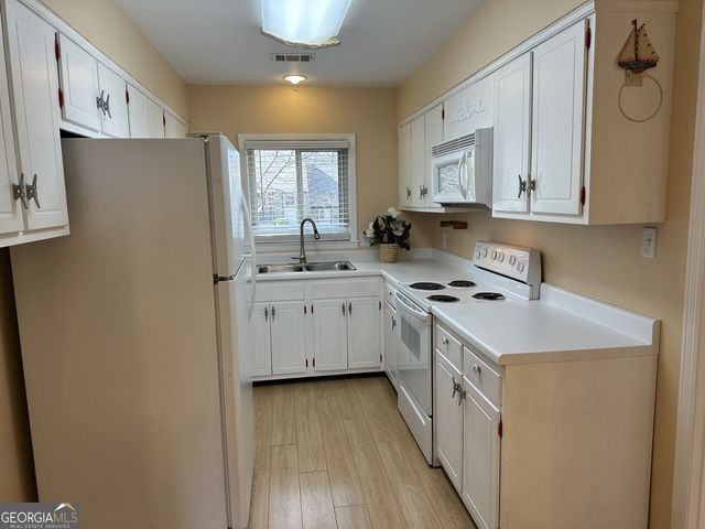 654 Willow Creek Drive, Macon, GA 31204