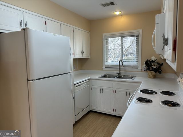 654 Willow Creek Drive, Macon, GA 31204