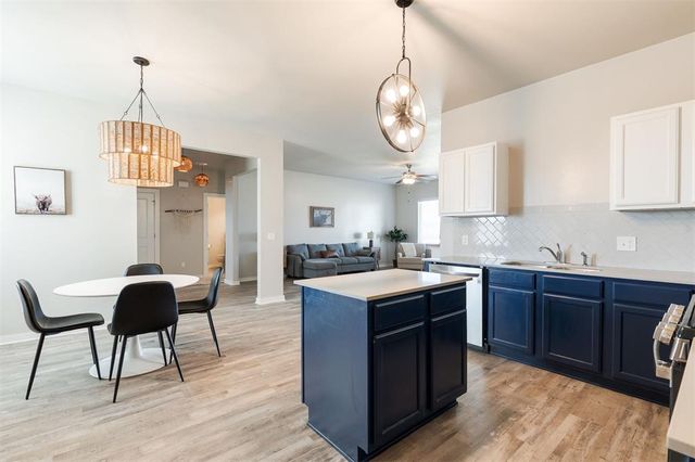 14325 Meadow Ridge Lane, Edmond, OK 73025