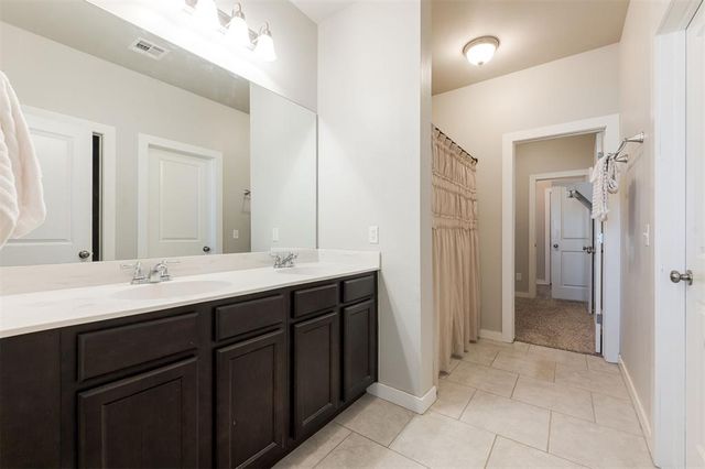 14325 Meadow Ridge Lane, Edmond, OK 73025