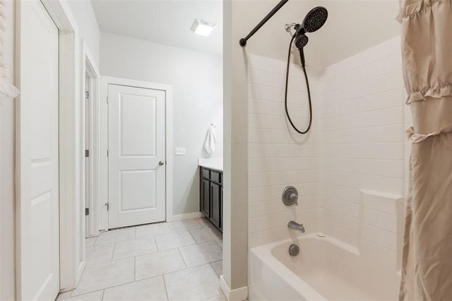 14325 Meadow Ridge Lane, Edmond, OK 73025