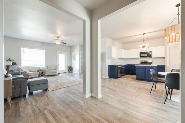 14325 Meadow Ridge Lane, Edmond, OK 73025