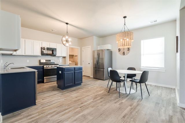 14325 Meadow Ridge Lane, Edmond, OK 73025