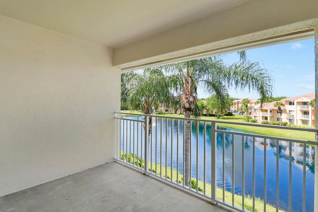121 SW Palm Dr Apt 306, Port St Lucie, FL 34986