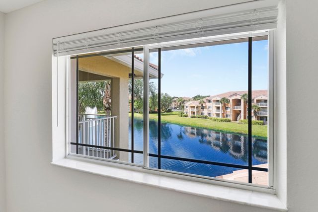 121 SW Palm Dr Apt 306, Port St Lucie, FL 34986