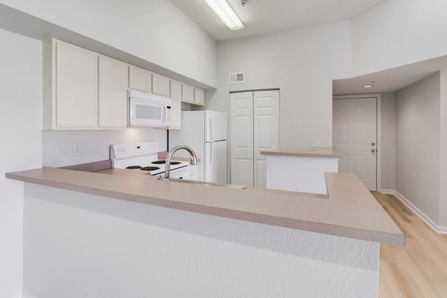 121 SW Palm Dr Apt 306, Port St Lucie, FL 34986