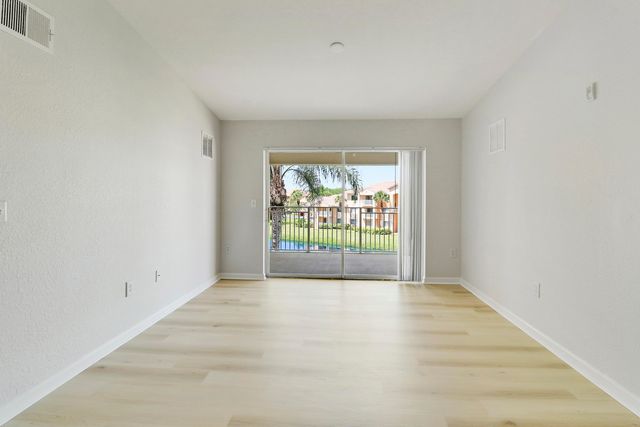 121 SW Palm Dr Apt 306, Port St Lucie, FL 34986