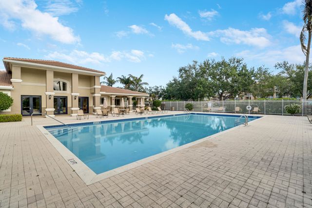 121 SW Palm Dr Apt 306, Port St Lucie, FL 34986
