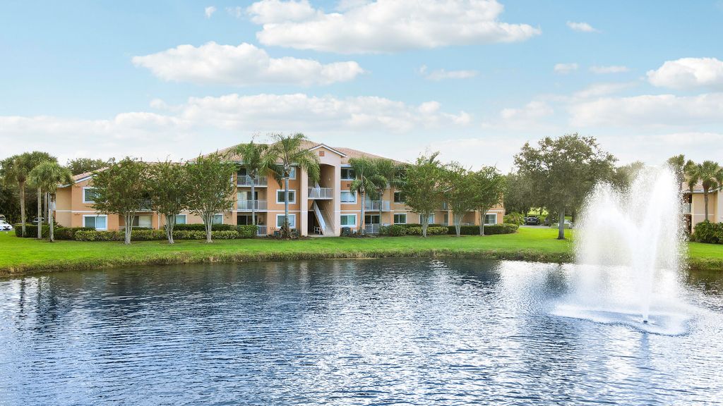 121 SW Palm Dr Apt 306, Port St Lucie, FL 34986