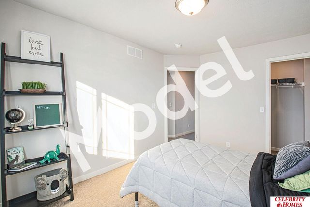 8013 N 113 Street, Omaha, NE 68142