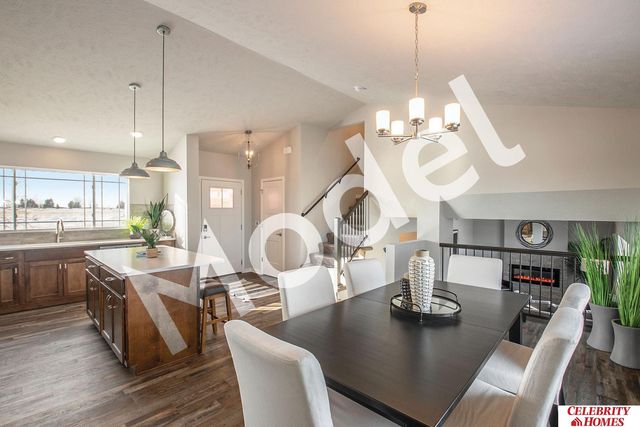 8013 N 113 Street, Omaha, NE 68142