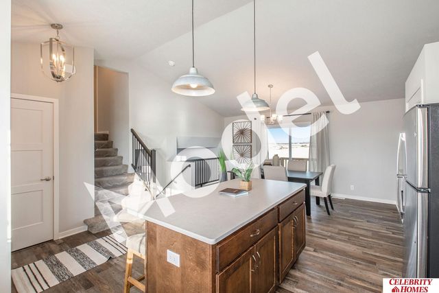 8013 N 113 Street, Omaha, NE 68142