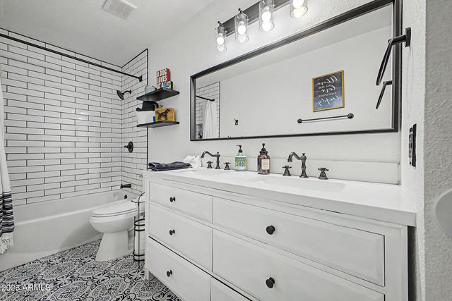 6125 E ASTER Drive, Scottsdale, AZ 85254