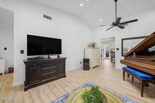 6125 E ASTER Drive, Scottsdale, AZ 85254