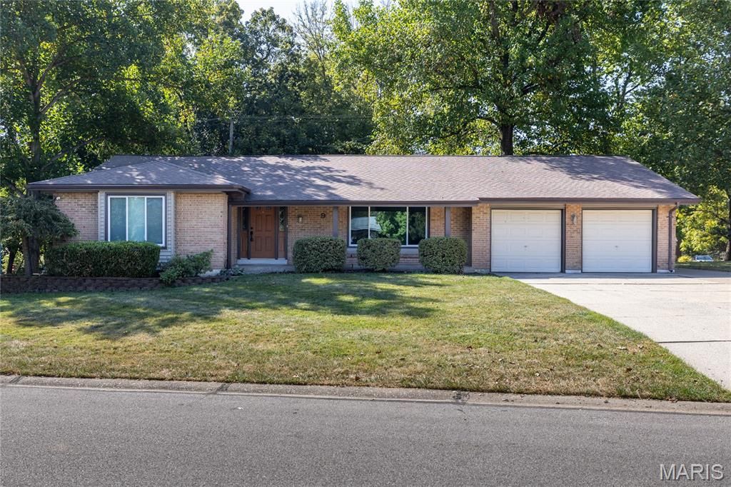 9 Tori Ann Drive, St Peters, MO 63376