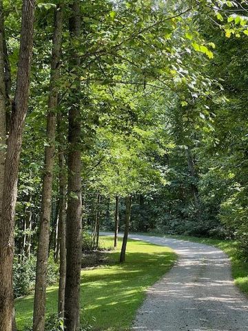 13299 Marshall Road, Rockbridge, OH 43149