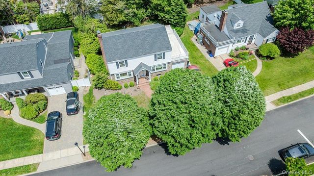 427 Westminster Road, Rockville Centre, NY 11570