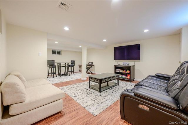 427 Westminster Road, Rockville Centre, NY 11570