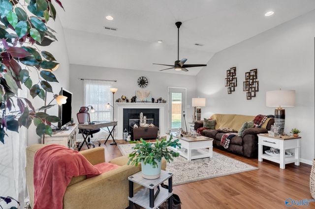 104 Kestrel Court SW, Huntsville, AL 35824