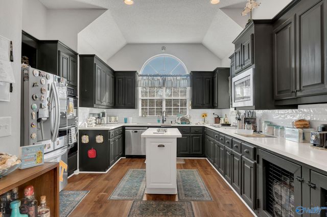 104 Kestrel Court SW, Huntsville, AL 35824