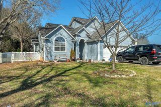 104 Kestrel Court SW, Huntsville, AL 35824