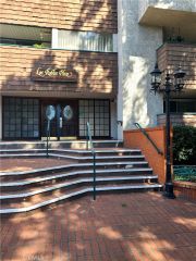 360 S Euclid 122, Pasadena, CA 91101