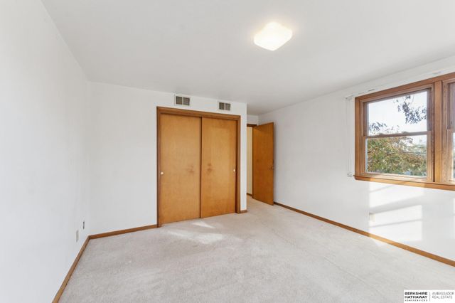 5201 S 77th Street, Ralston, NE 68127