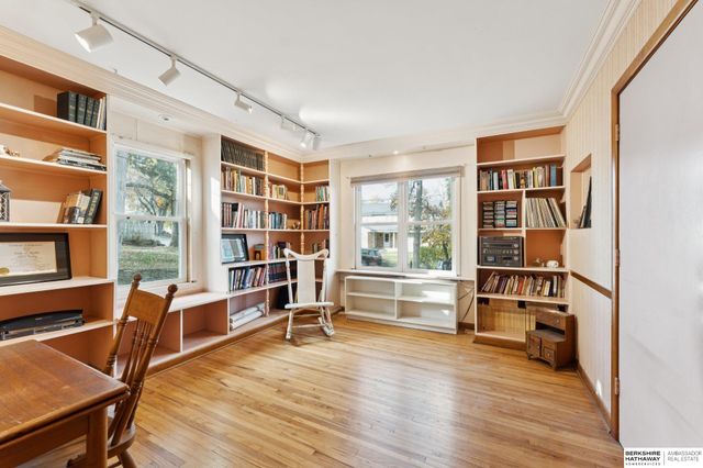 5201 S 77th Street, Ralston, NE 68127