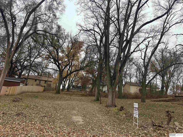 5201 S 77th Street, Ralston, NE 68127