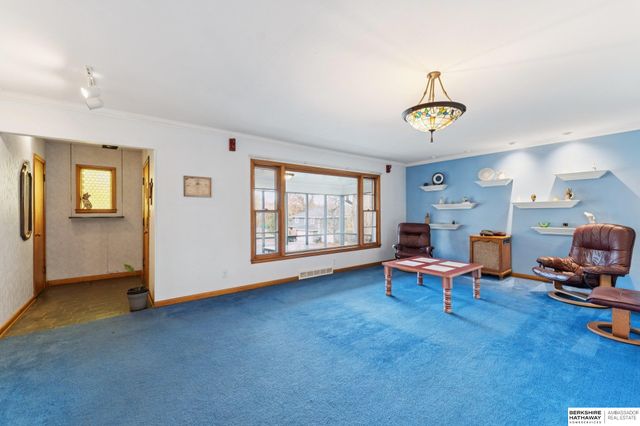 5201 S 77th Street, Ralston, NE 68127