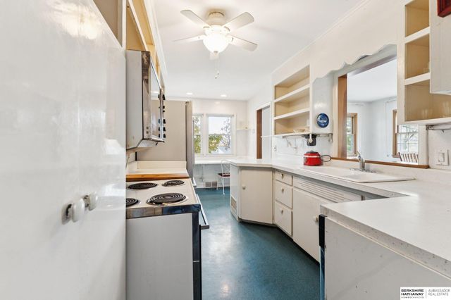 5201 S 77th Street, Ralston, NE 68127