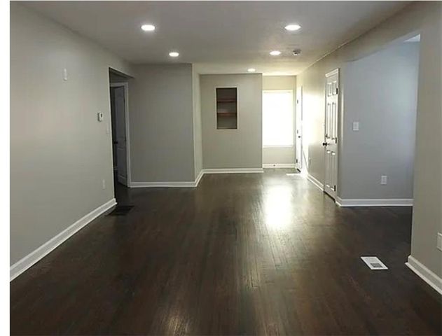 5025 Lydia Avenue, Kansas City, MO 64110