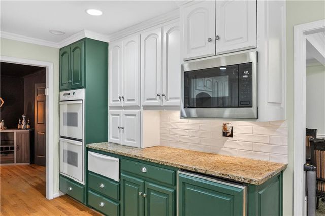 7209 N Woodland Avenue, Gladstone, MO 64118