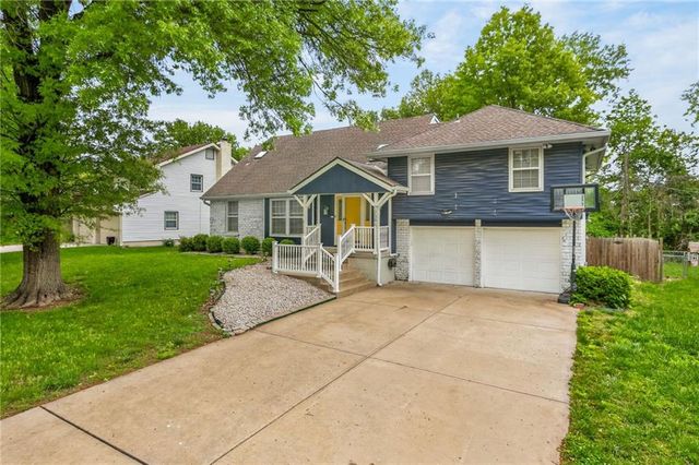 7209 N Woodland Avenue, Gladstone, MO 64118