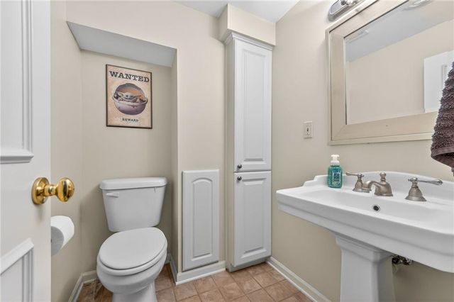7209 N Woodland Avenue, Gladstone, MO 64118