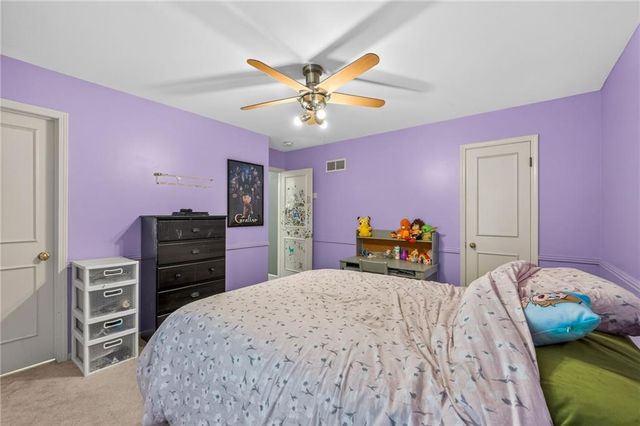 7209 N Woodland Avenue, Gladstone, MO 64118