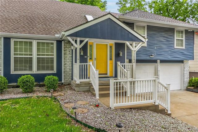 7209 N Woodland Avenue, Gladstone, MO 64118