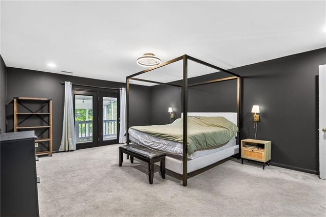 7209 N Woodland Avenue, Gladstone, MO 64118