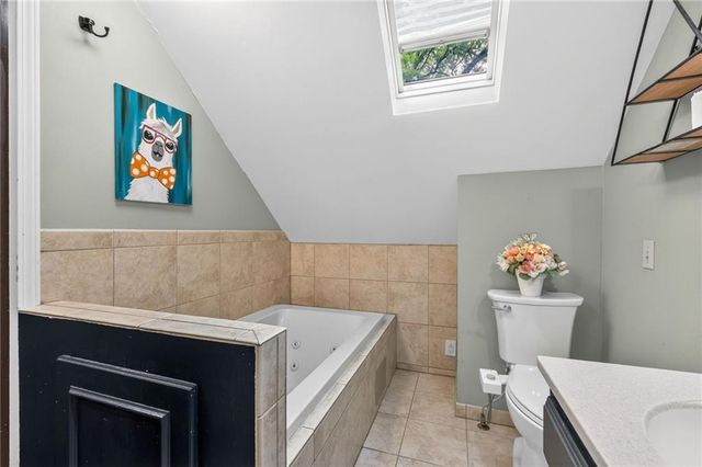 7209 N Woodland Avenue, Gladstone, MO 64118
