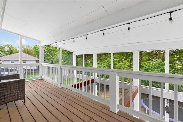 7209 N Woodland Avenue, Gladstone, MO 64118