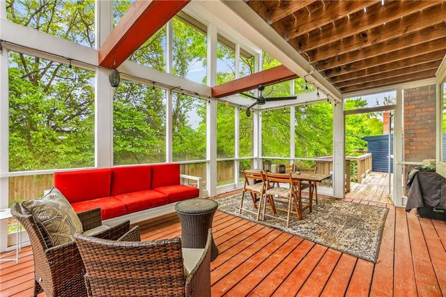 7209 N Woodland Avenue, Gladstone, MO 64118