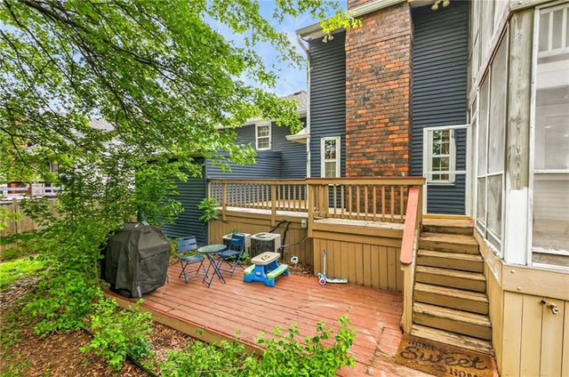 7209 N Woodland Avenue, Gladstone, MO 64118