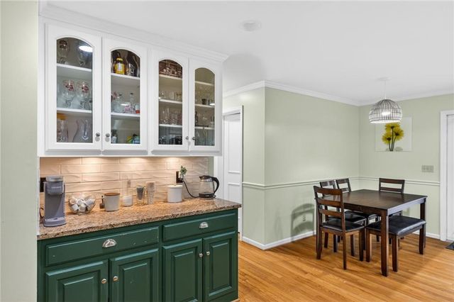 7209 N Woodland Avenue, Gladstone, MO 64118