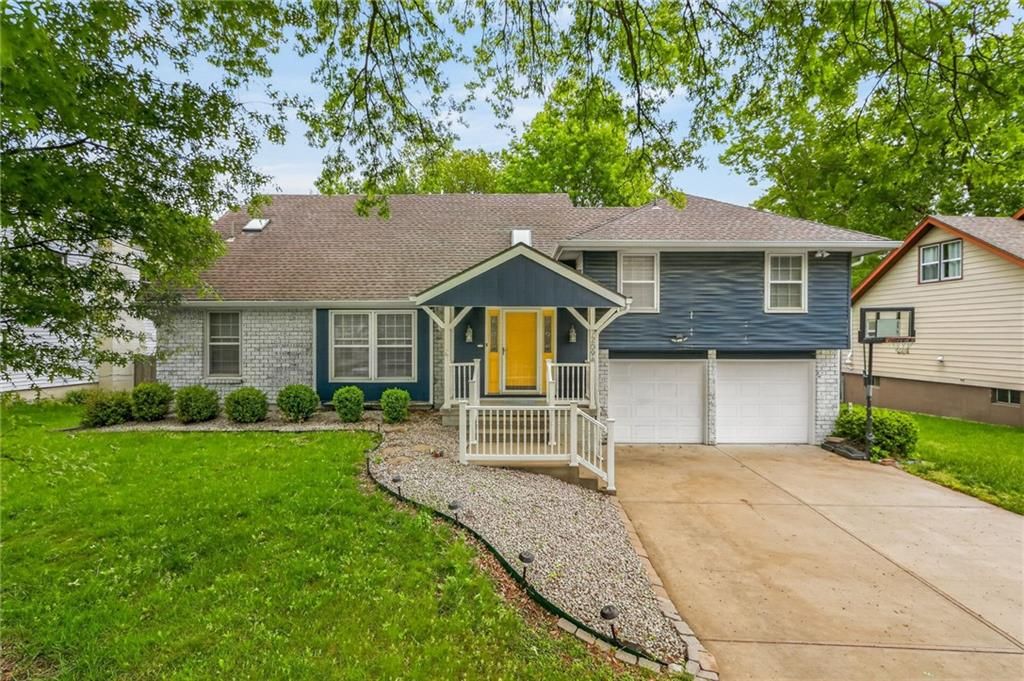 7209 N Woodland Avenue, Gladstone, MO 64118