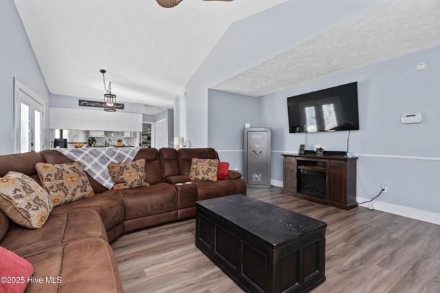 318 Hedingham Lane, Wilmington, NC 28412