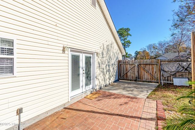 318 Hedingham Lane, Wilmington, NC 28412