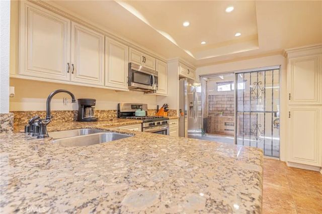 8633 Balboa 2, Northridge, CA 91325