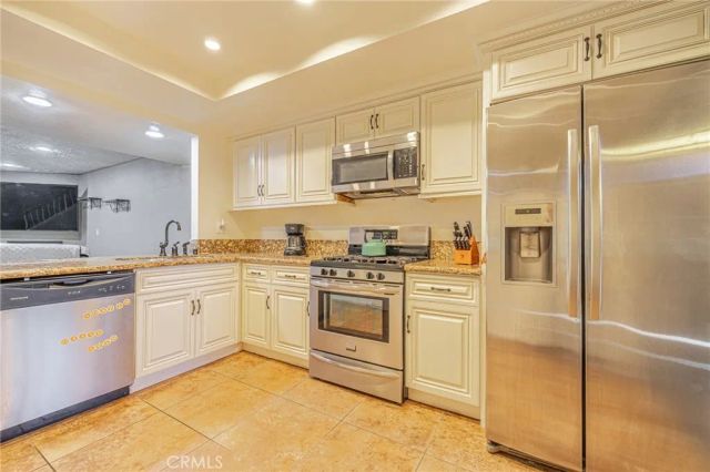 8633 Balboa 2, Northridge, CA 91325